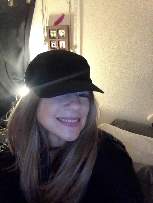 Just moved to Seattle from Hawaii... would love to meet new people that are chill to be friends with 🩷