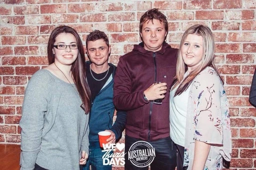 hey lady's hit me up I'm the short guy