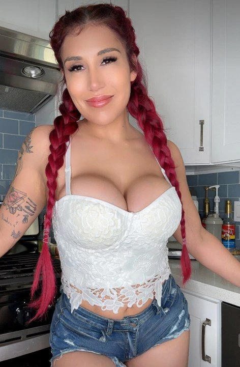 Honey, do you think there's anything extra in this picture?