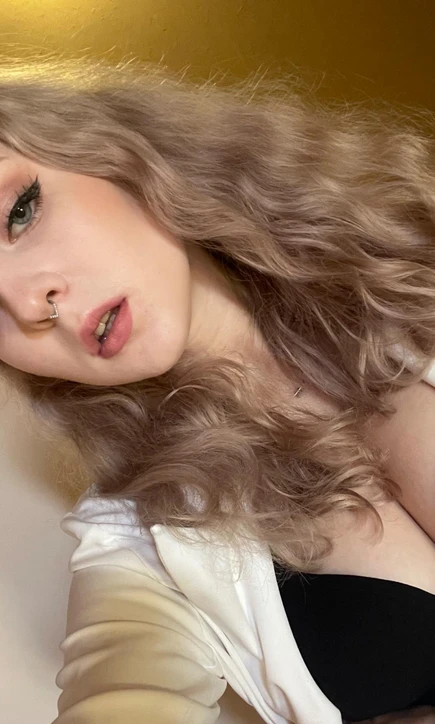 This isn't my everyday look, but I'm not an everyday kind of person. If you can handle the intensity, let's talk about more than just the weather🫦