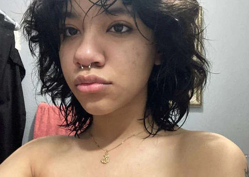 I think I look like one of the Hollywood actress, don't you? 😊 Tell me if so