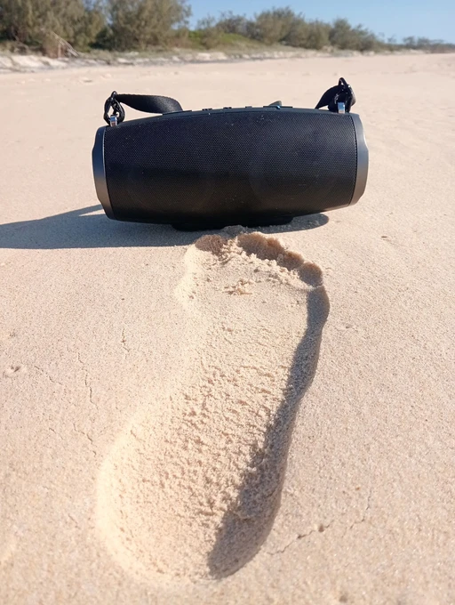 good vibes and leaving footsteps in the sand 👣🎧🎼🎵🎶