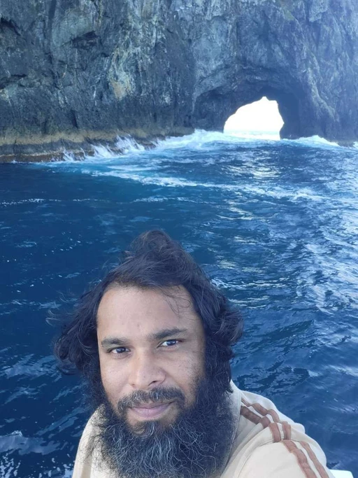 hole in the rock
- NZ