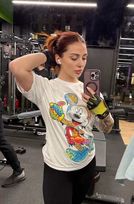 I'm working on myself... but one interesting message can distract me ๐