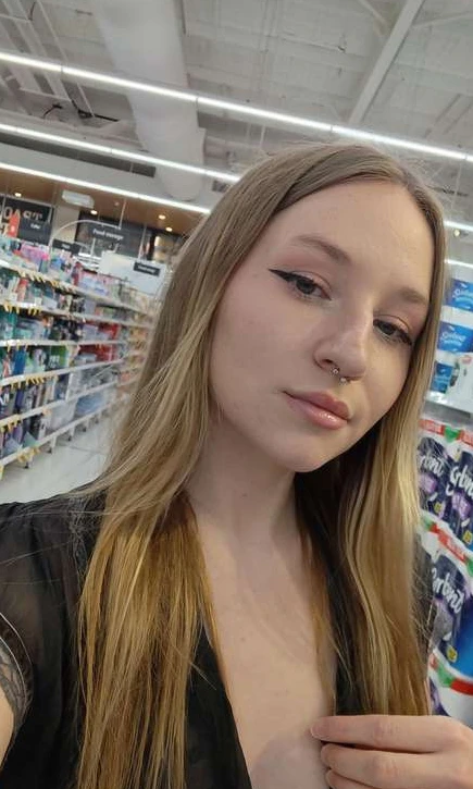 What would you do if I whispered something very daring in your ear?π₯΅