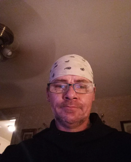 I'm Samuel Austin I'm adventurous spontaneous love to have fun I got a good heart and amazing soul