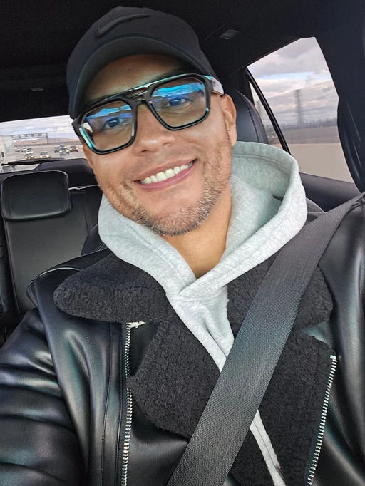 here to make some friends, ladies don't be shy, I won't bite unless you ask, 39, Seperated open to anything