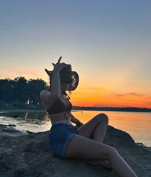 What would you choose: risk everything for a single moment, or stay safe but lose the chance for something greater?