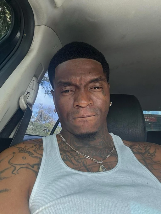 Itβs Saturday who wanna hang out?