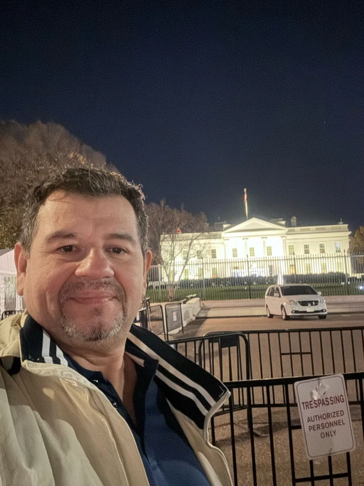 Happy Sunday hasta White House οΏΌ