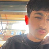 Mo